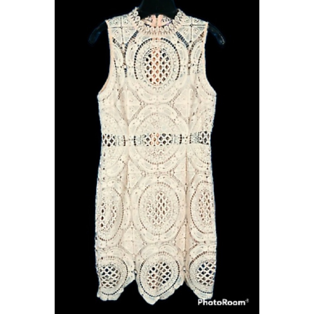 A. PEACH Adorable Lined CROCHET LACE Mock Neck Zip Sheath Dress